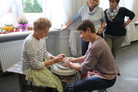 Warsztaty z garncarstwa dla seniorów