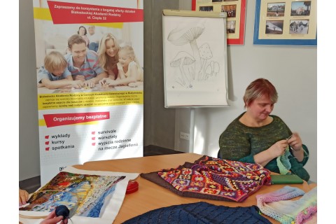 Spotkanie klubu robótek ręcznych
