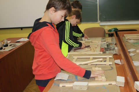 Warsztaty dla dzieci „Zabawy z drewnem” 4