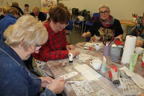 Warsztaty decoupage dla seniora - zakładka do książki