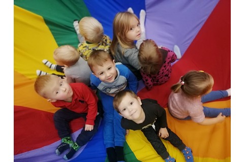 Zajęcia umuzykalniające dla rodziców z dziećmi 2-3 lata 22.11.2022r.