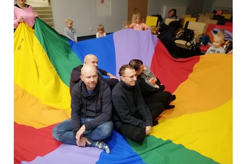 Zajęcia umuzykalniające dla rodziców z dziećmi 2-3 lata 29.11.2022r.