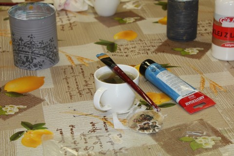 Warsztaty decoupage dla seniora - bombkas zawieszka
