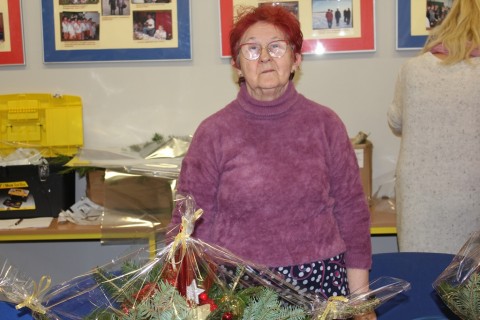 Warsztaty florystyczne dla seniorów - stroik świąteczny