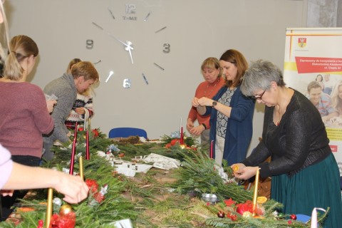 Warsztaty florystyczne - stroik świąteczny