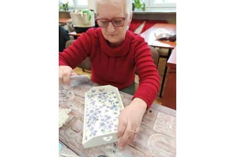 Warsztaty decoupage dla seniora - taca