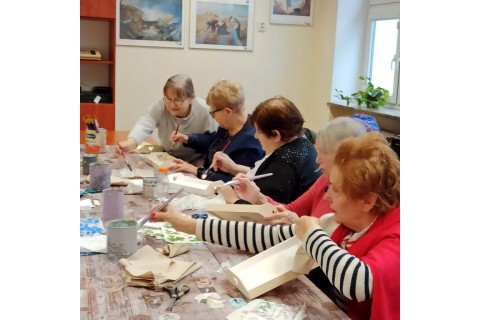 Warsztaty decoupage dla seniora - taca