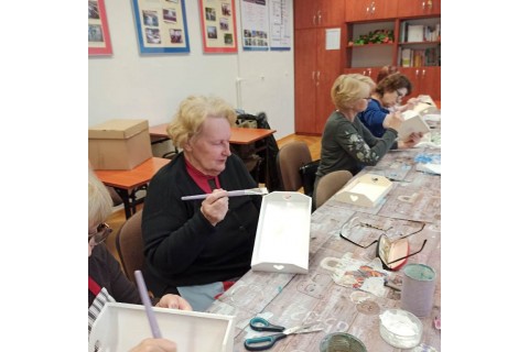 Warsztaty decoupage dla seniora - taca