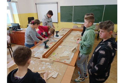 Warsztaty dla dzieci 10+ „Zabawy z drewnem” 2