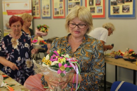 Warsztaty dla seniora - „Nietypowe prezenty - bukiet z cukierków”