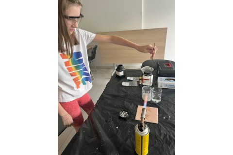 Warsztaty chemiczne „Akademia Młodego Naukowca” dla dzieci 9-12 lat
