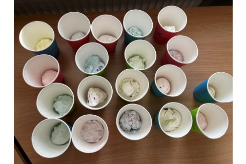Warsztaty kreatywne dla dzieci 6+ „Slime”