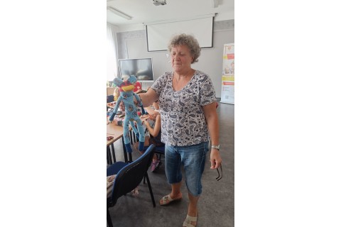 Charytatywna akcja szycia małpek