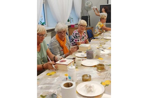 Warsztaty decoupage dla SENIORÓW - pudełko na herbatę