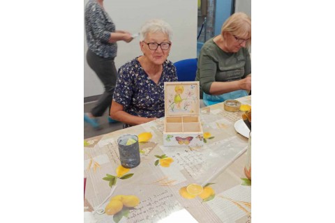 Warsztaty decoupage dla SENIORÓW - pudełko na herbatę