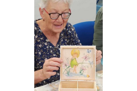 Warsztaty decoupage dla SENIORÓW - pudełko na herbatę