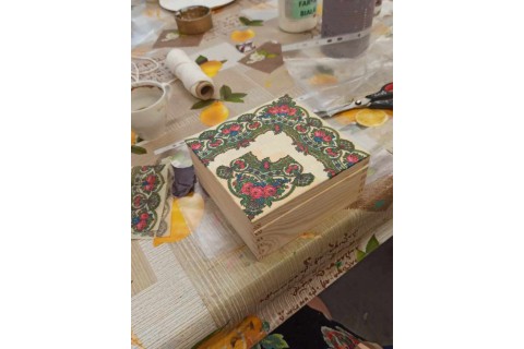 Warsztaty decoupage dla SENIORÓW - pudełko na herbatę