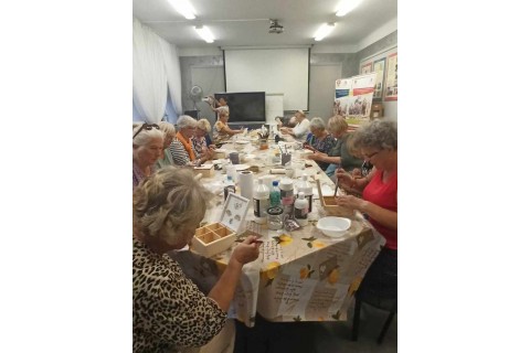 Warsztaty decoupage dla SENIORÓW - pudełko na herbatę