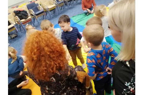 Zajęcia umuzykalniające dla dzieci w wieku 2-3 lata 12.10.2023r.