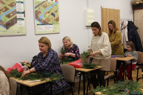 WARSZTATY FLORYSTYCZNE DLA DOROSŁYCH I MŁODZIEŻY - STROIKI ŚWIĄTECZNE