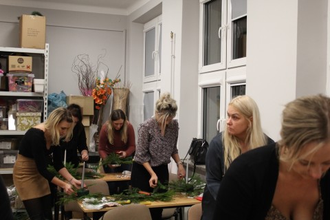 WARSZTATY FLORYSTYCZNE DLA DOROSŁYCH I MŁODZIEŻY - STROIKI ŚWIĄTECZNE