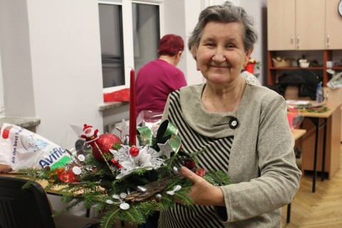 WARSZTATY FLORYSTYCZNE DLA SENIORÓW - STROIKI ŚWIĄTECZNE