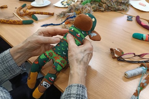 Charytatywna akcja szycia małpek