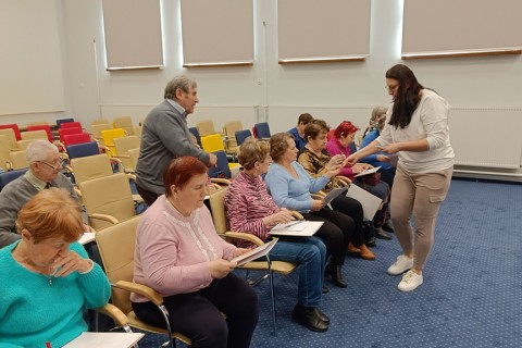 Ćwiczenia pamięci i koncentracji seniorów
