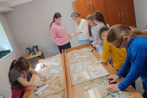 Warsztaty dla dzieci 10+ „Zabawy z drewnem”