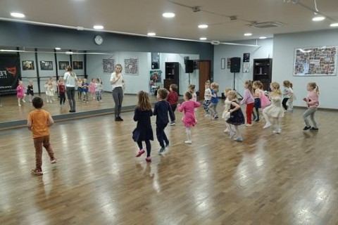  	Zajęcia Rytmodance dla dzieci 4-5,5 lat