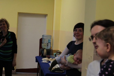 Kwiecień z mamami. Nauka chustowania