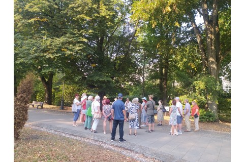 Seniorzy szlakiem WidziMisiów - spacer