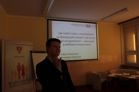 Konferencja: Jak radzić sobie z nastolatkami w dzisiejszych czasach.