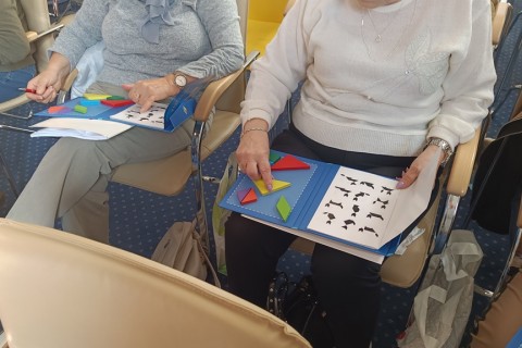 Ćwiczenia pamięci i koncentracji seniorów