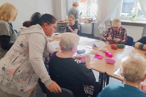 Warsztaty szydełkowania dla seniorów