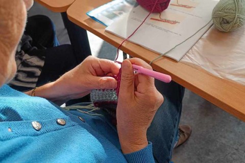 Warsztaty szydełkowania dla seniorów