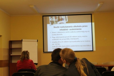 Wykład: Co czyha na dorastającą młodzież?