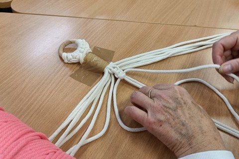 Warsztaty kreatywne dla seniorów - makrama dla początkujących