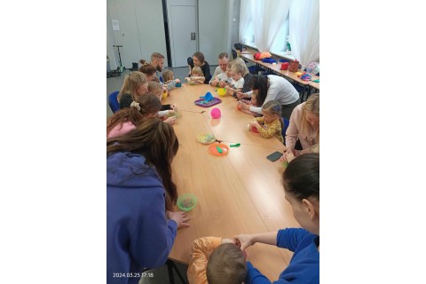 Bawmy się razem - zabawy sensoryczne dla rodziców i dzieci w wieku 3-5