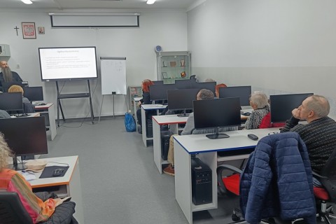 Warsztaty komputerowo-smartfonowe dla seniorów - cyberbezpieczeństwo