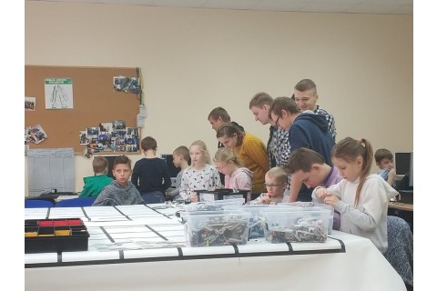 Warsztaty z robotyki dla dzieci.