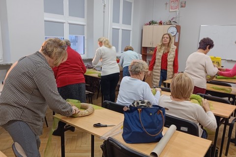 Warsztaty florystyczne dla seniorów - jesienna dekoracja